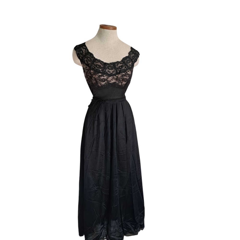 VTG Vanity Fair Hollywood Glam long Slip dress Lace Overlay mesh lined bodice 34
